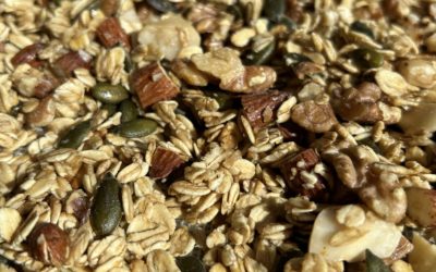 Easy Maple Syrup & Nut Granola